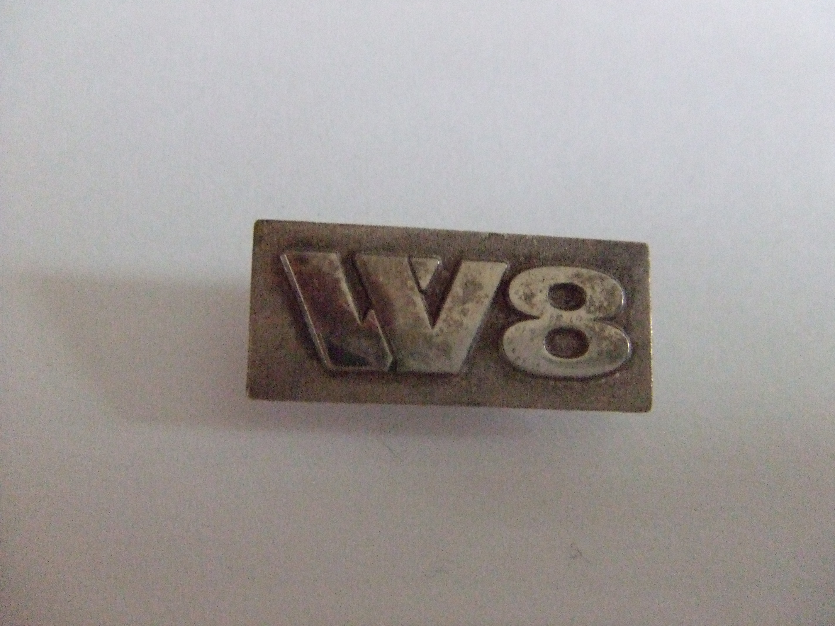 Volkswagen W8 motor logo